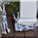 L08. Garden bunnies. 